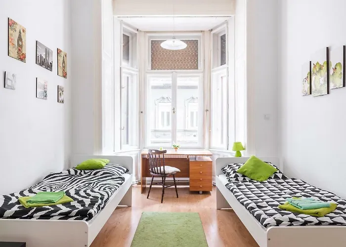 Izabella Home 2 Budapest